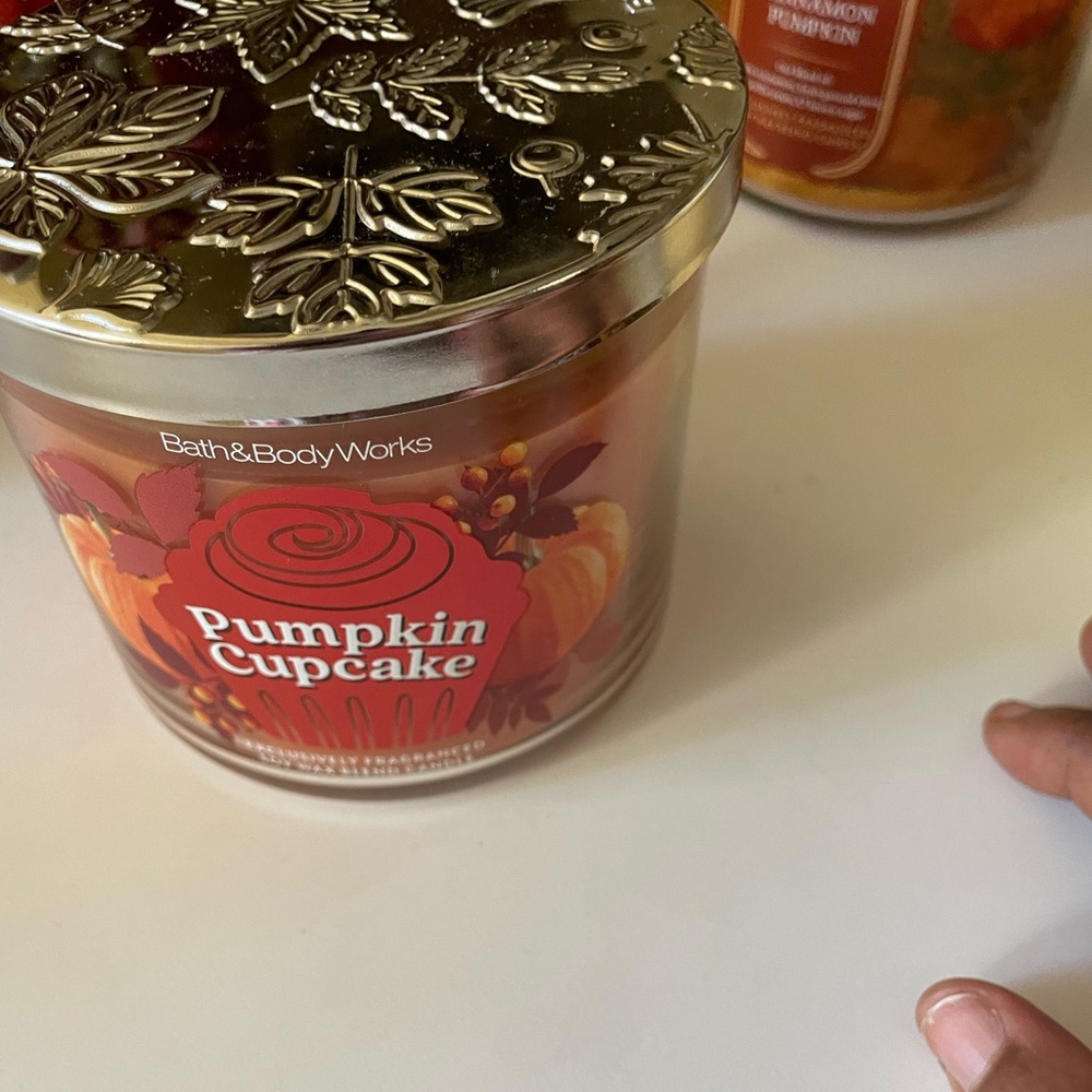 Bath & Body Works Pumpkin Cupcake Candle - Gold Lid and Red Label